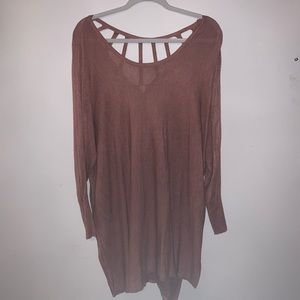 Auburn tunic with cut out in the back